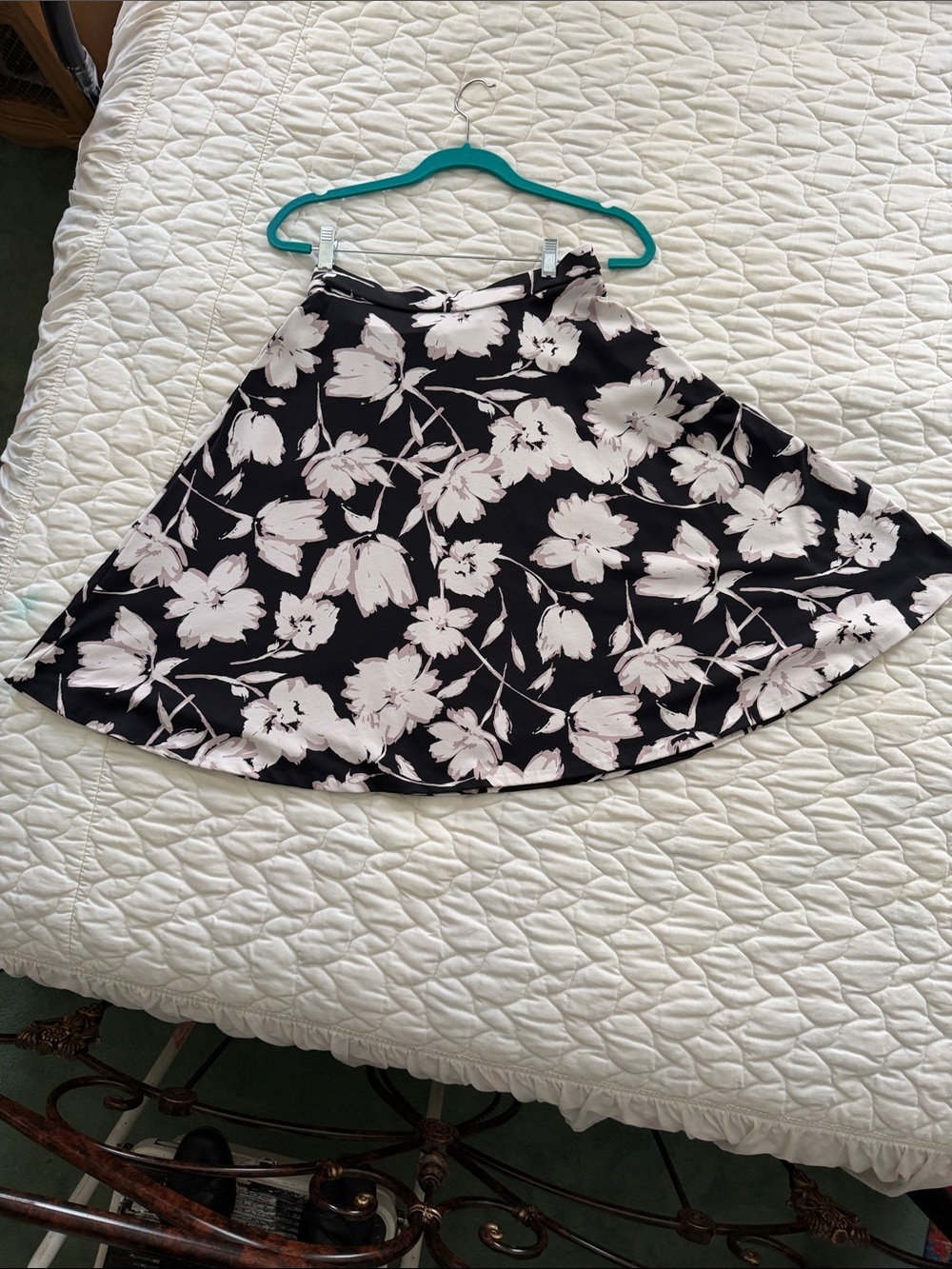 Adrienne Vittadini Black & White Floral Skater Skirt